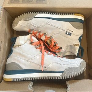 North face women’s Back-to-Berkeley hiking shoe